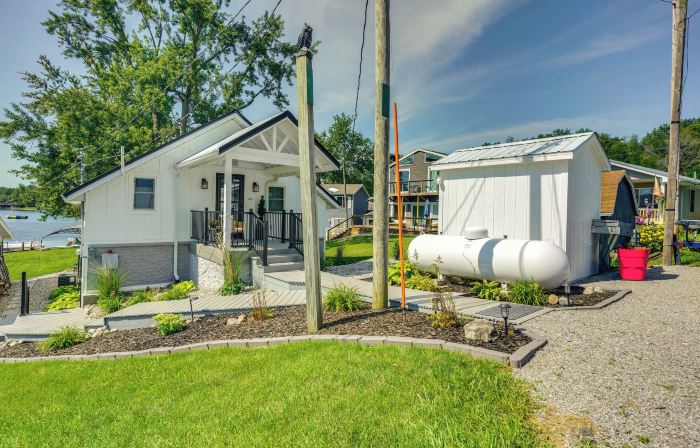Montpelier Lake House w/ Deck, Dock & Fireplace!