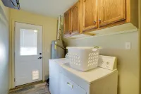 Chic Silver City Getaway w/ Patio + Gas Grill - 3 estrellas