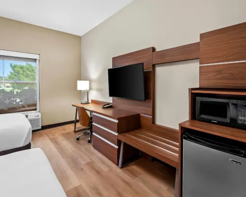 Days Inn & Suites by Wyndham Fort Myers Near JetBlue Park Hotels in Lee County