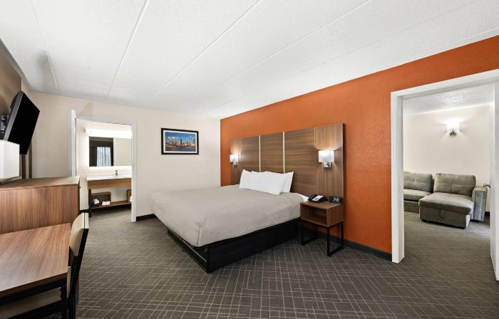 Super 8 by Wyndham Mason