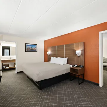 Super 8 by Wyndham Mason