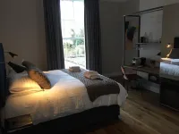 بمبروك هول Hotels near بالسبردج