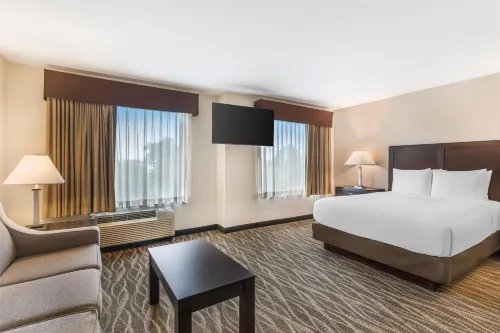 Best Western Plus Valdosta Hotel  Suites