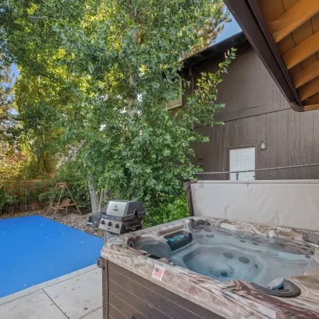 Wanderlust Lodge