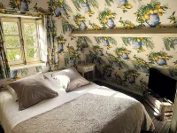 Charming accommodation in a green setting Hotel di Le Manoir