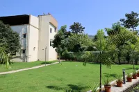 Deep Nature Resort Hotels in Jambarung