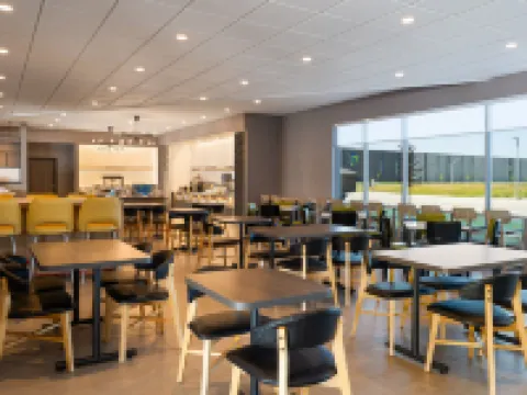Tru by Hilton Kearney Hotels in Collins