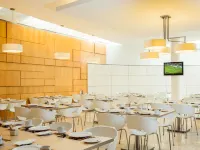 起義者大道嘉年華飯店 奇尔潘辛戈附近的飯店