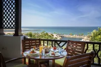 The Cove Rotana Resort - Ras Al Khaima - ที่มีที่จอดรถ