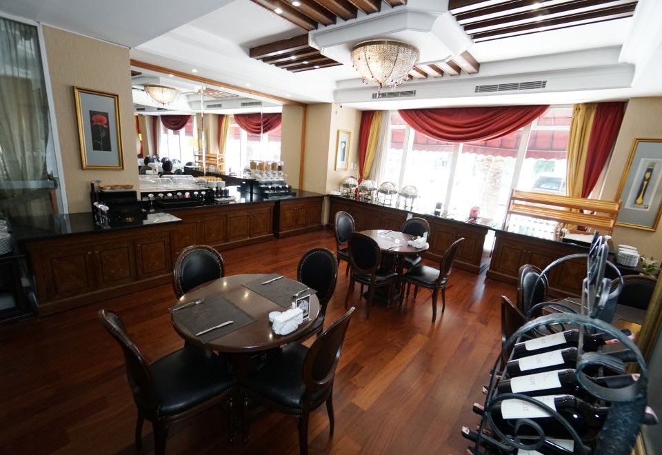 Anemon Hotel Izmir Over view