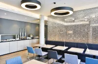 Holiday Inn Express KARLSRUHE - CITY PARK by IHG - breakfast