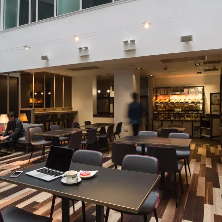 Point A Hotel Glasgow Отели рядом с достопримечательностью «Клуб Арчес»