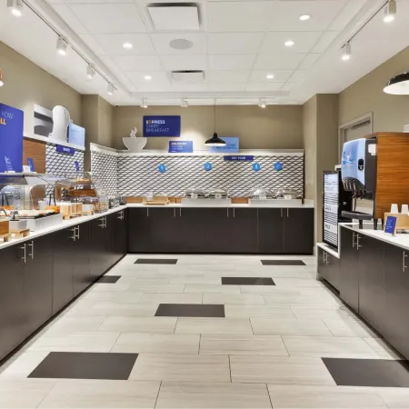 Holiday Inn Express & Suites JERSEY CITY - HOLLAND TUNNEL by IHG