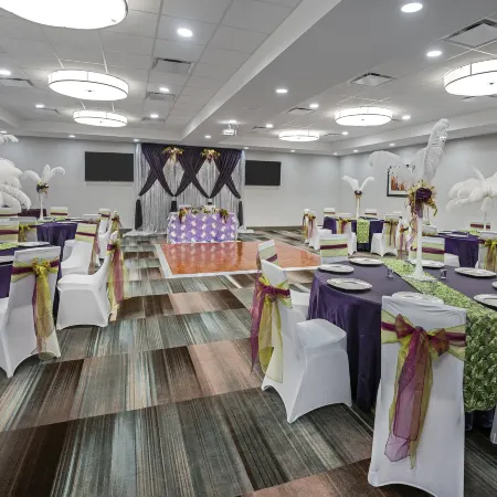 Holiday Inn BEAUMONT EAST-MEDICAL CTR AREA by IHG