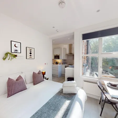 Central Harrow Studios 3Mins to Station!