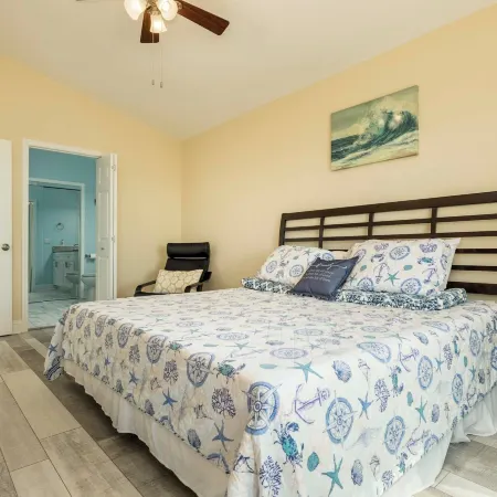 Galveston Bay Views and Pier! San Leon Gulf Getaway