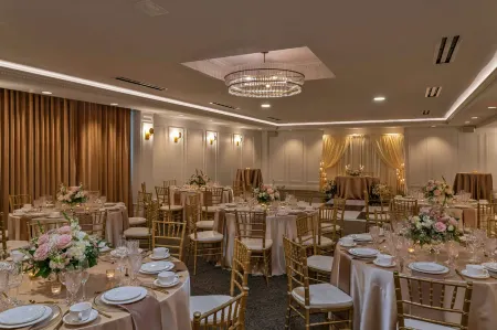 The Publisher, Downtown Fredericksburg, a Tribute Portfolio Hotel Отели рядом с достопримечательностью «Терминус оф Вирджиния Рейлуэй Трейл»