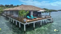 Coral Bay Bungalows Hotel a 