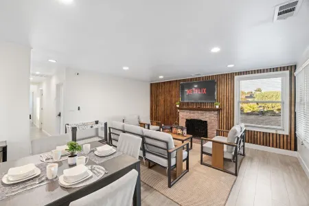 Charming Sky Cove: SFO Haven Отели рядом со станцией Милбрей-Стейшен