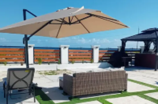 Lux Sea View Camelot Village Discovery Bay Hoteles en Discovery Bay