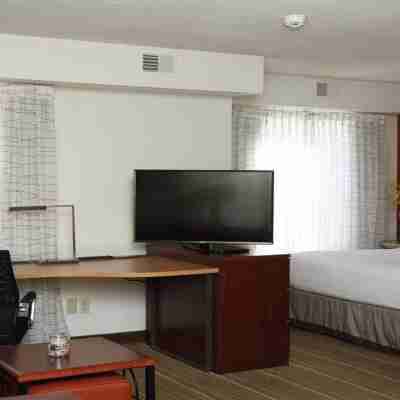 MainStay Suites Appleton Airport - Fox River Mall Area Rooms