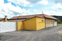 Casas Rurales 4 Valles Hotel a 