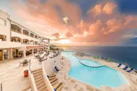 Castelsardo Resort Village - Swimmingpools