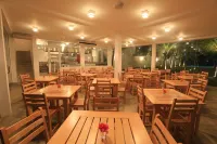 Arugambay Roccos - breakfast