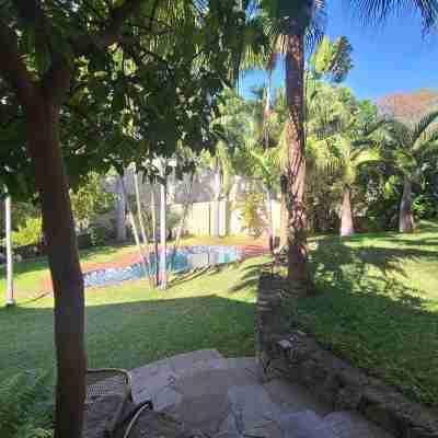 Charming 3 bedroom guesthouse - 2300 Hotel Exterior