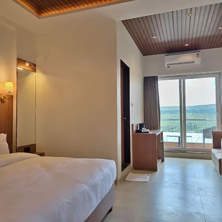 Savyasaachii Hotel, Mahabaleshwar - Pure Veg Отели в г. Авакали