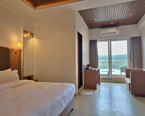 Savyasaachii Hotel, Mahabaleshwar - Pure Veg Hotels in Avakali