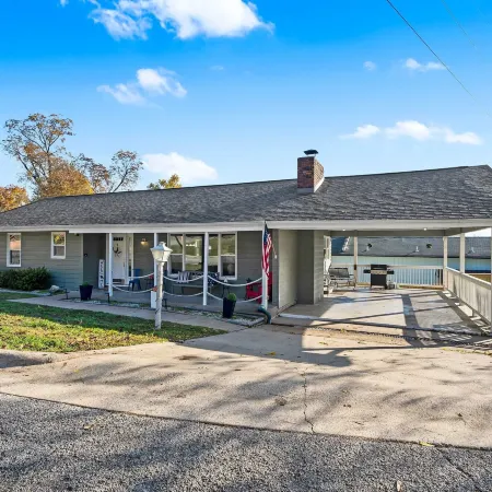 Branson Downtown Beauty - 4 Bdr Home Sleeps 15