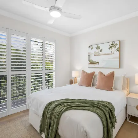 Bright 2-Bed Apartment with Stunning Ocean Views