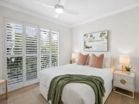 Bright 2-Bed Apartment with Stunning Ocean Views