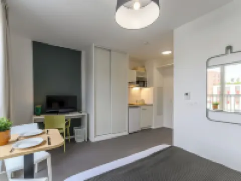 Student Factory Paris - Universeine Hotels in Saint-Denis