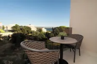 Bumblebee apartments & rooms with pool - إطلالة على البحر