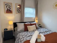 ห้องนอนส่วนตัวทันสมัย ป้ายรถเมล์ไป นิวยอร์กซิตี้ โรงแรมใน