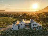 The Alexander Estate Owner Vineyard Villa โรงแรมใกล้ศูนย์การค้าลองบีชมอลล์