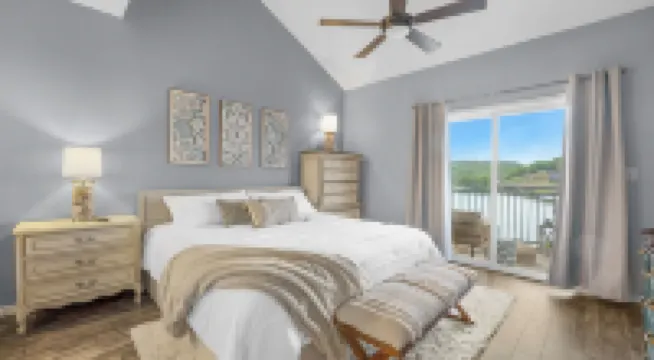 Boat Slip, 3 Pools, Golf, Ozarks Ampitheater, & Amazing Lake Views at the 13mm Big Niangua