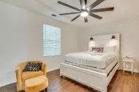 7 Mi to Dtwn ATL: Upscale Family Home w/ Balcony - balcony