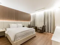 Guwol Hotel Rondo Hotels near Seonhak Station