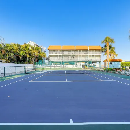 Pelican Cove Condo at Bradenton Beach w/ Pool!