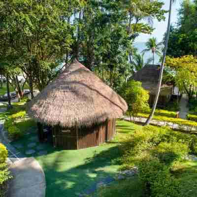 Haadtien Beach Resort Hotel Exterior