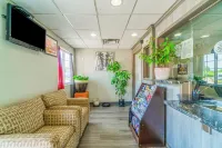 Deluxe Inn & Suites by OYO Miami OK