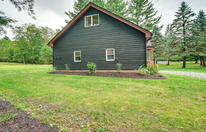 Stylish Catskills Retreat: Year-round Adventure!