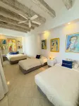 Colonial Villa – Free Breakfast – Private Pool & Jacuzzi – Walled City Cartagena Hotel di 