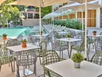Ibis Styles Golden Sands Roomer Hotel - Pools