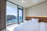 Geoje Party Regina Pool Villa - สระว่ายน้ำส่วนตัว