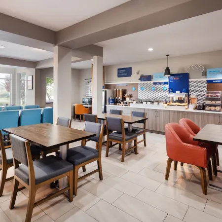 Holiday Inn Express Redding North – Shasta Lake