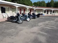 Skyways Motel Hotels in Gravenhurst